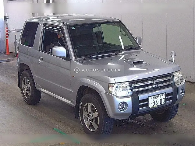 Mitsubishi Pajero Mini 2012, auction grade 4