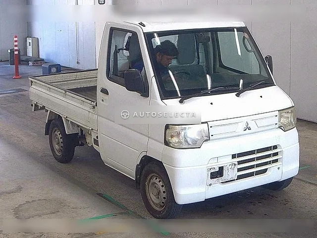 Mitsubishi Minicab Truck 2013, auction grade 3.5