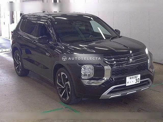 Mitsubishi Outlander PHEV 2022, auction grade 4.5