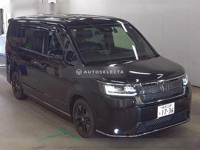 Honda Stepwgn Spada 2023, auction grade 4.5
