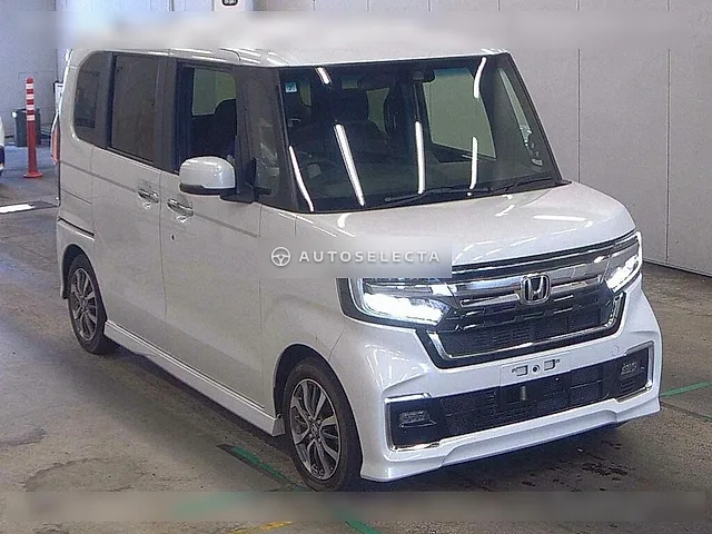Honda N-BOX Custom 2021, auction grade 4.5
