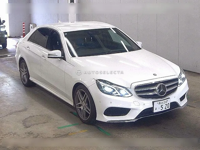 Mercedes-Benz E-Class 2014, auction grade 3.5