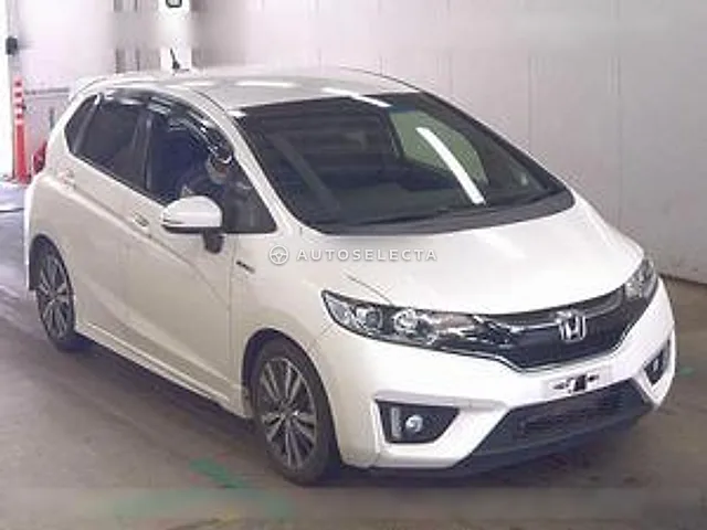 Honda Fit Hybrid 2016, auction grade 3.5