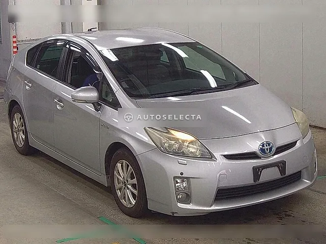 Toyota Prius 2011, auction grade R