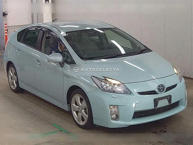 Toyota Prius 2011, auction grade 4