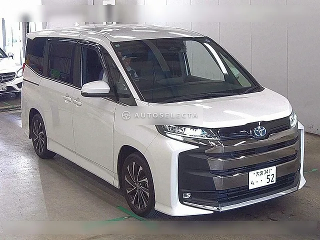 Toyota Noah 2023, auction grade 4.5