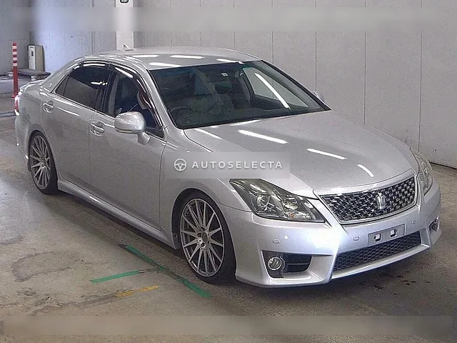 Toyota Crown 2011, auction grade 3.5