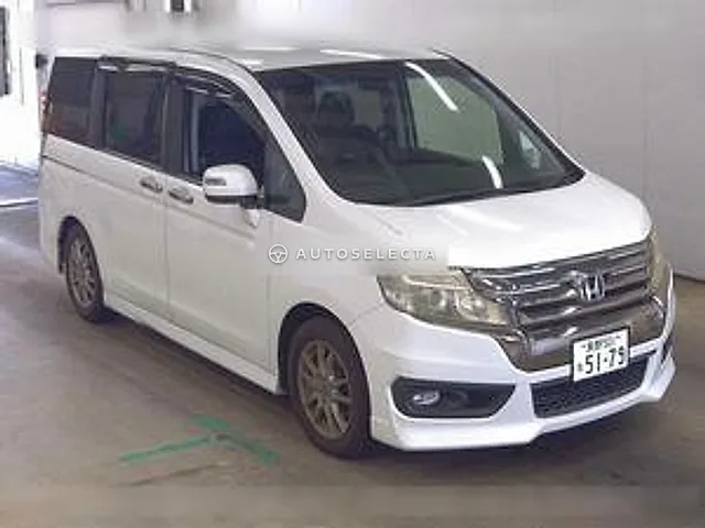 Honda Stepwgn Spada 2013, auction grade 3.5
