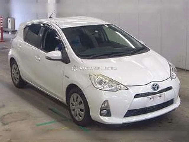 Toyota Aqua 2013, auction grade 4