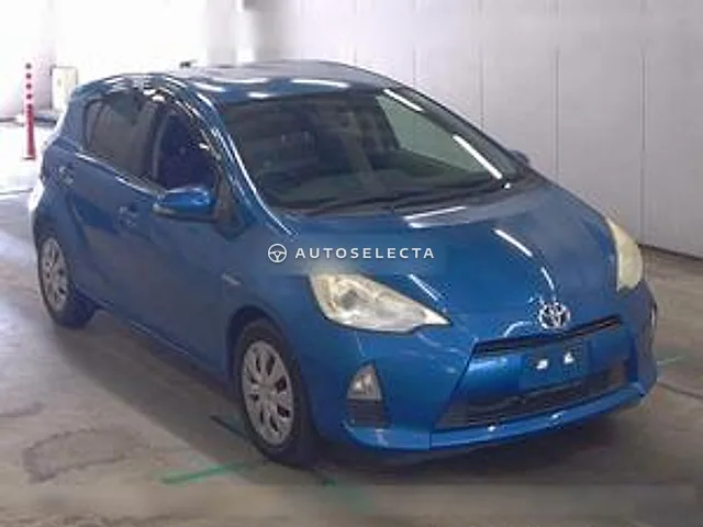 Toyota Aqua 2013, auction grade 3