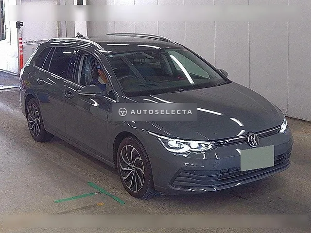 Volkswagen Golf Variant 2023, auction grade 5