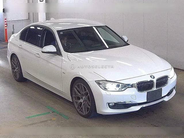 BMW 3 Series 2013, auction grade 4