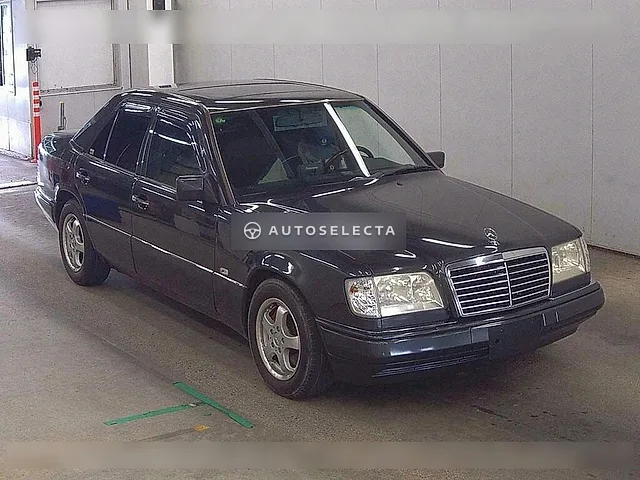Mercedes-Benz E-Class 1993, auction grade 3.5