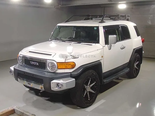 Toyota FJ Cruiser 2013, auction grade 3.5