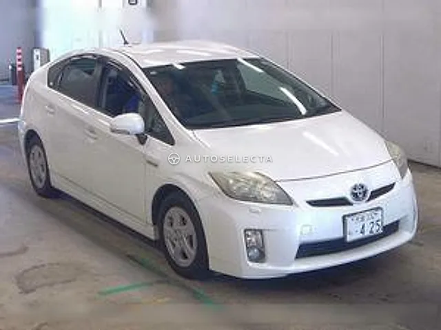 Toyota Prius 2011, auction grade 4