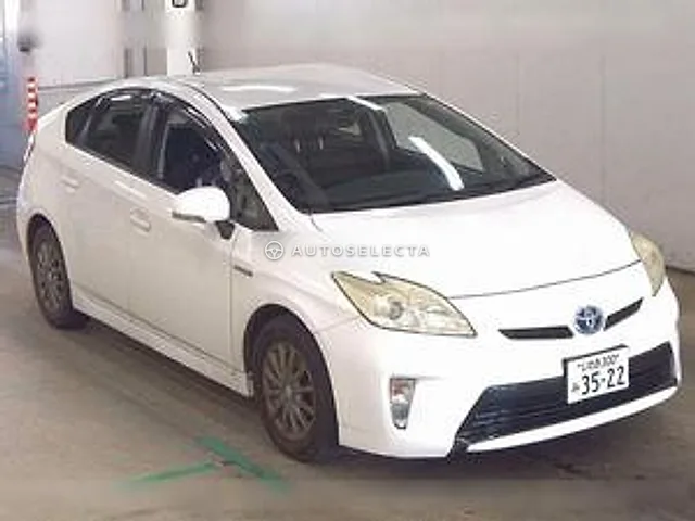 Toyota Prius 2014, auction grade 3.5
