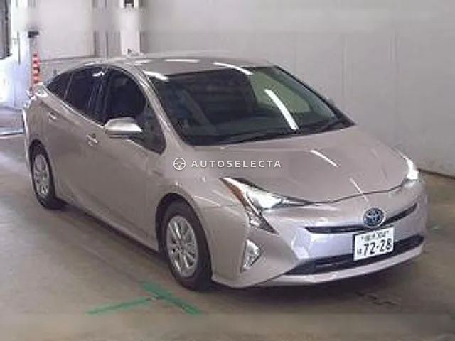 Toyota Prius 2017, auction grade 3.5