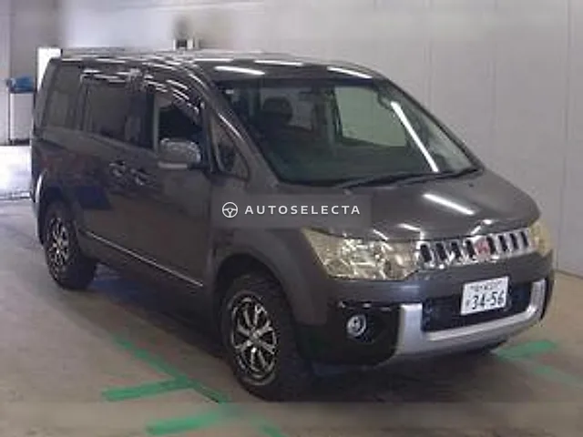 Mitsubishi Delica D:5 2013, auction grade 4