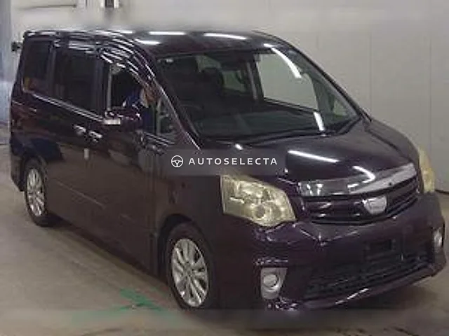 Toyota Noah 2012, auction grade 3.5