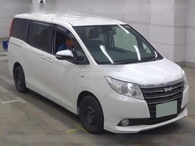 Toyota Noah 2017, photo 1 of 1