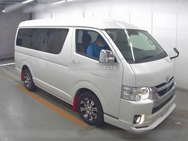 Toyota Hiace Wagon 2022, auction grade 4.5