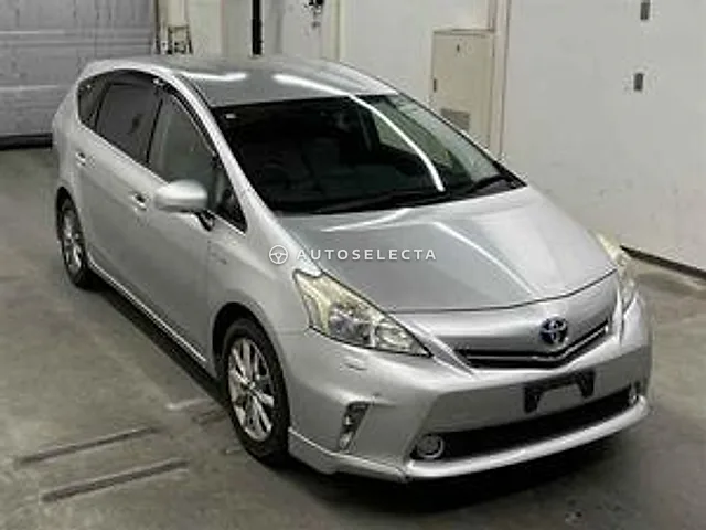 Toyota Prius Alpha 2013, auction grade R