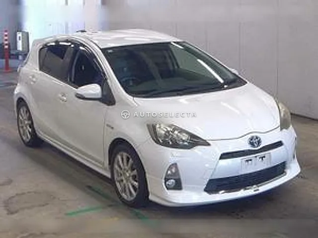 Toyota Aqua 2013, auction grade 4