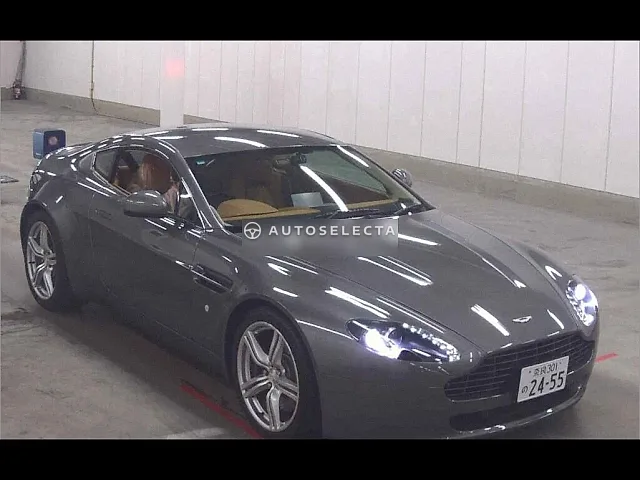 Aston Martin V8 Vantage 2010, auction grade 4.5
