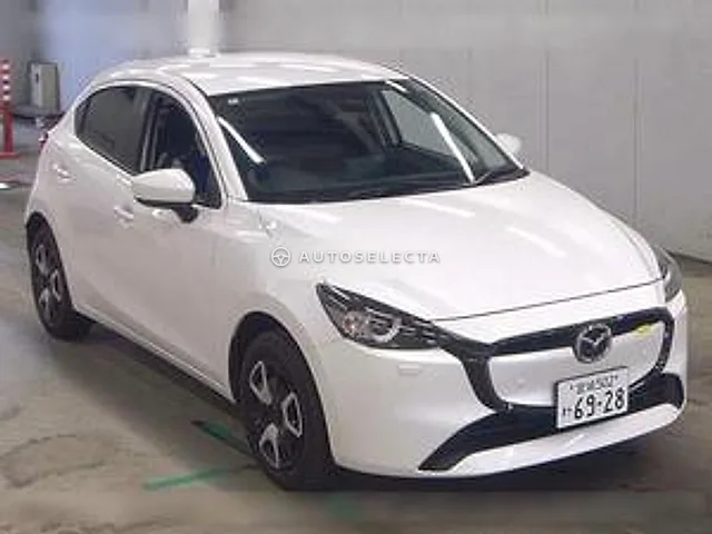 Mazda MAZDA2 2024, auction grade 5