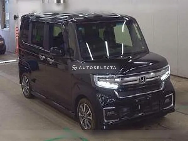 Honda N-BOX Custom 2022, auction grade 4.5