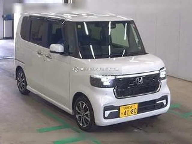 Honda N-BOX Custom 2023, auction grade 5