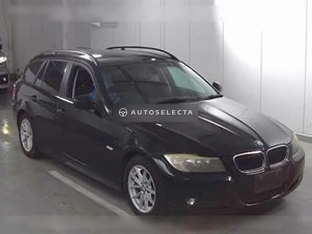 BMW 3 Series 2010, auction grade 4