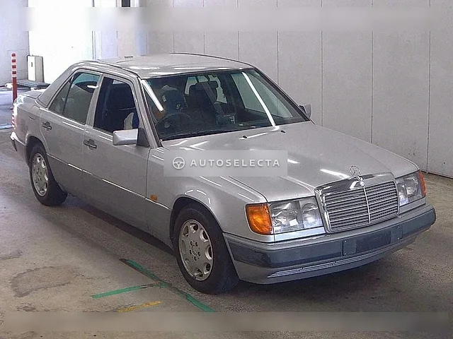 Mercedes-Benz 1993, auction grade 3.5