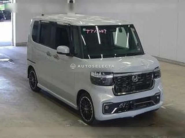 Honda N-BOX Custom 2025