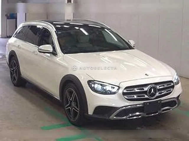 Mercedes-Benz E-Class All-Terrain 2021, auction grade 5