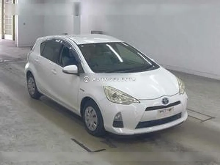 Toyota Aqua 2012, photo 1 of 1