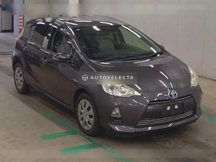Toyota Aqua 2013, photo 1 of 1