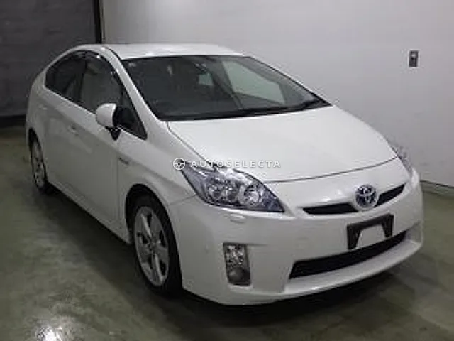 Toyota Prius 2011, auction grade R