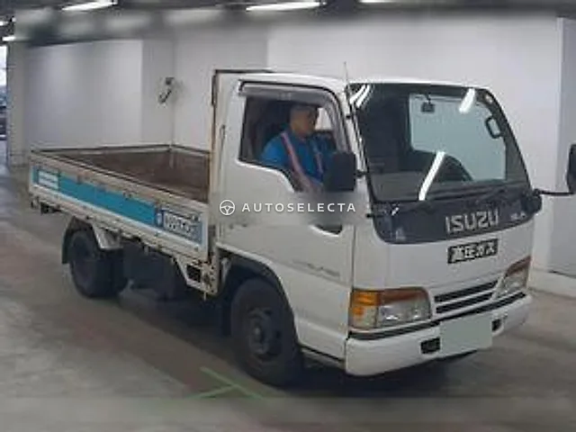 Isuzu Thesis 1995, auction grade 3.5