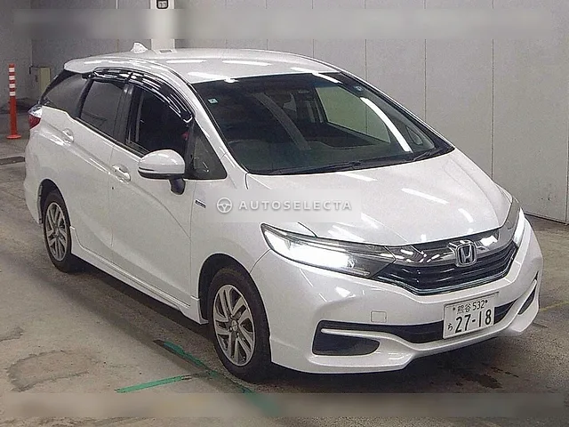 Honda Shuttle 2016, auction grade 3.5
