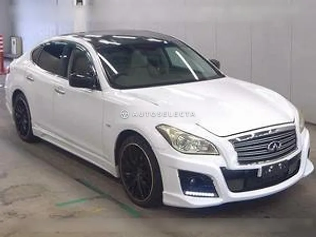 Nissan Fuga 2011