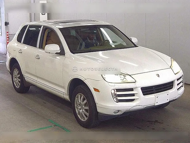 Porsche Cayenne 2010, auction grade 3
