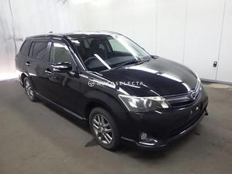Toyota Corolla Fielder 2013, photo 1 of 1
