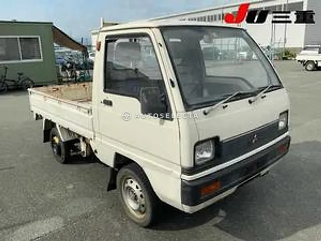 Mitsubishi Minicab 1989
