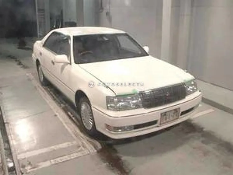 Toyota Crown 1997, photo 1 of 1