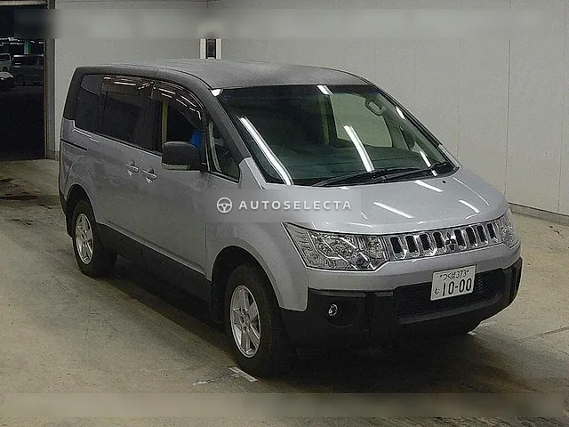 Mitsubishi Delica D:5 2015
