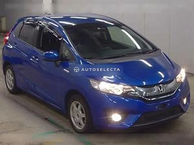 Honda Fit Hybrid 2013, auction grade 4