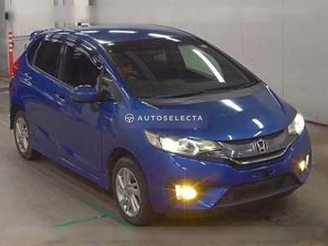 Honda Fit Hybrid 2014, auction grade 3.5