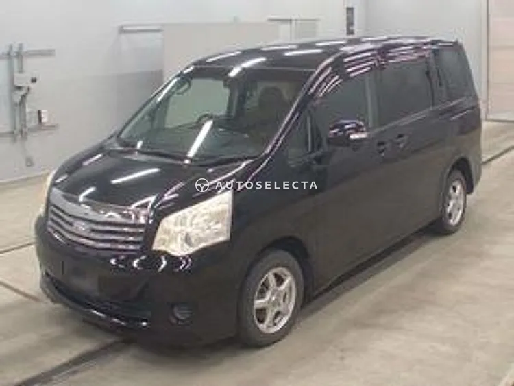 Toyota Noah 2010, photo 1 of 1