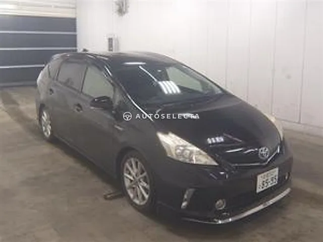 Toyota Prius Alpha 2012, auction grade R